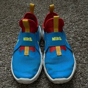 Boys Nike shoes size 13c